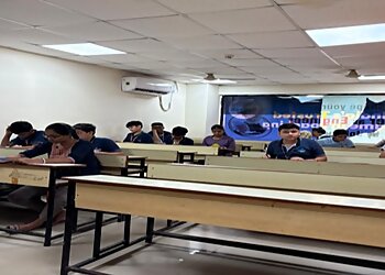 Aakash Institute Ahmedabad