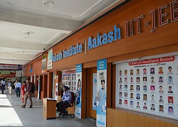 Chandigarh NEET Coaching Aakash Institute Chandigarh image 1