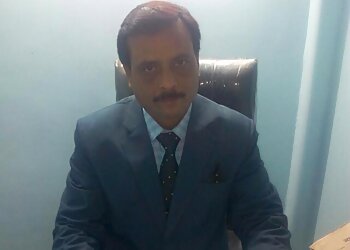 Lucknow Consumer Court Lawyers Advocate Krishna Mohan Srivastava image 1