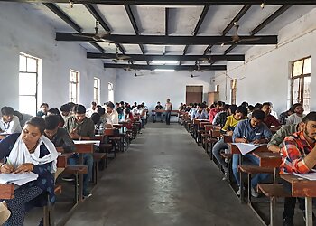 Agra College
