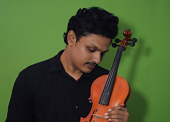Alpha Violinist Music Acad​emy
