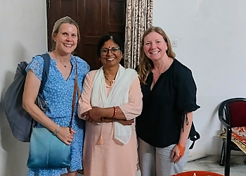 Astrologer Anju Palmist Jyotish Karylaya