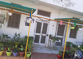 Baheti Hostels and Food Services.