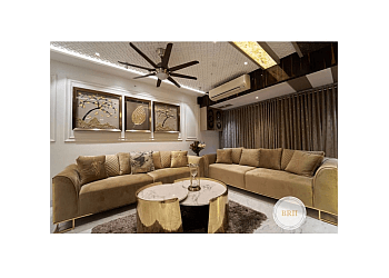 Bee Right Interior (I)