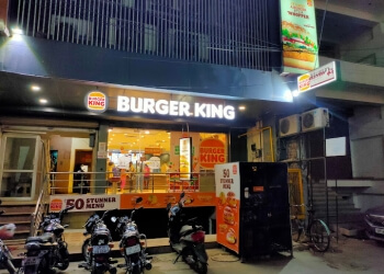 3 Best Fast Food Restaurants in Ghaziabad - Expert Recommendations