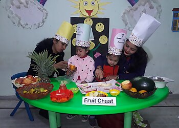 Chalk 'n Duster Play School