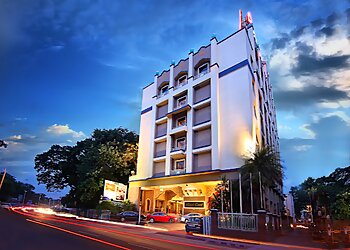 Crystal Multicuisine Restaurant - Hotel Royal Court