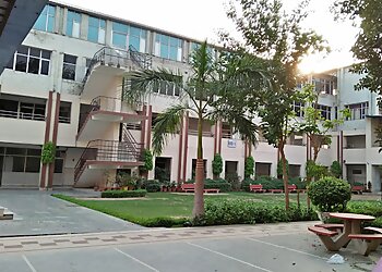 DAV Centenary College