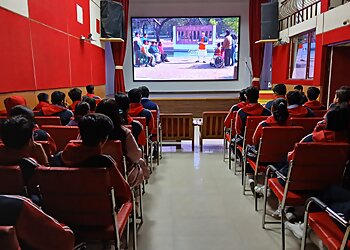 D C Montessori(Sr.Sec. SMART) School