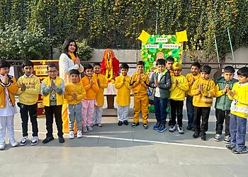 D C Montessori(Sr.Sec. SMART) School