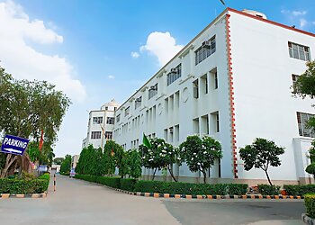 DPG Degree College