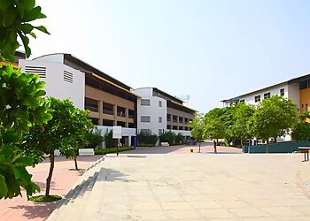 अहमदाबाद सीबीएसई स्कूल DPS Bopal छवि 1