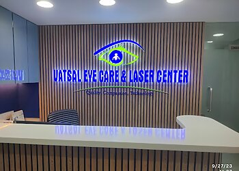 DR. Pritam Dedhia, MS - VATSAL EYE CARE & LASER CENTER