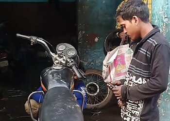 Varanasi Bike Repair Shops Daya Sagar Bike Service Center image 1