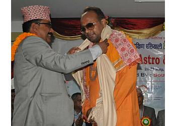 Dheeraj Mishra - SAMPURNA VISHWA JYOTISH KENDRA