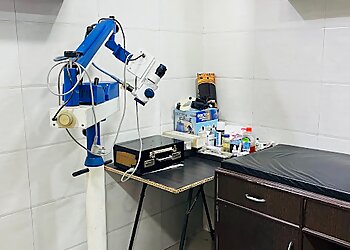 Dr. Abhay Kumar Singh, MBBS, MS - SURYAMEENA ENT & GYNAE CLINIC