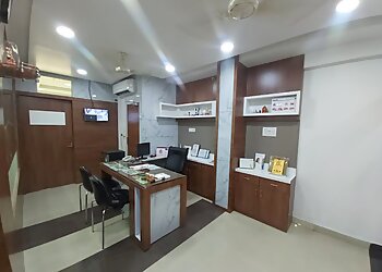 Dr. Abhinav Shrivastava, BDS, MDS