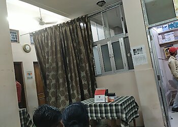 Dr. Abhishek Kochar, MBBS, MD