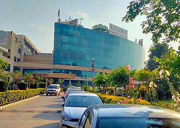 Dr Aditya Gupta, MBBS, MCh - ARTEMIS HOSPITAL