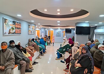 Dr. Ajaz Kariem Khan, MBBS MD, FACR, FRCM