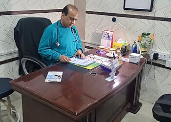 श्रीनगर गैस्ट्रोएन्टेरोलॉजिस्ट डॉक्टर Dr. Altaf Shah, MBBS, MD, DM - KASHMIR CLINICS छवि 1