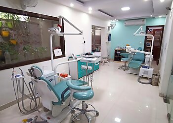 Dr. Aman Bhamri, BDS - DE-TOTO