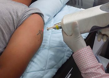 Dr. Amit Kumar Agarwal, MBBS, DDVL - DR AGARWAL’S CLINIC DENTAL & SKIN EXPERTS