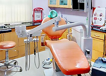 Dr. Anil Abdul Kaphoor, BDS, MDS - FRESH SMILE MULTISPECIALITY DENTAL CLINIC