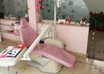 Dr. Anirudh Agarwal, PH.D, M.D.S. (ORTHODONTICS), M.ORTH., RCS, ED. (UK), FDS, RCS, ED. (UK)