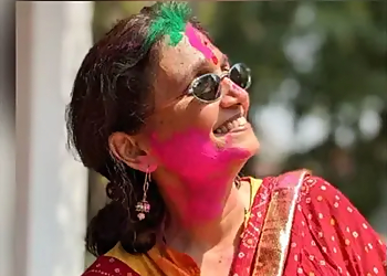 Dr. Anju Bajoria, MBBS, DGO, MD