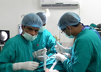 Dr. Ankit Bhartia, MBBS, MS - SPARSH ORTHOPEDICS & SPORTS INJURY CENTER