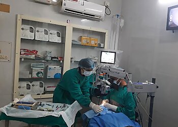 Dr Ankit Soni, MS, FICO, FICS - SONI NETRALAYA