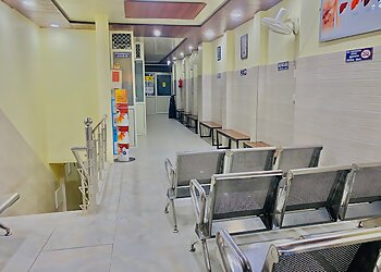 Dr. Anuj Kumar Varshney, MBBS, M.S, M.Ch(Urology) - AAROGYA SUPERSPECIALITY HEALTH CENTRE