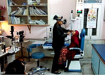 Dr. Arjun Kumar Singh, MBBS, MS - AVADH EYE HOSPITAL