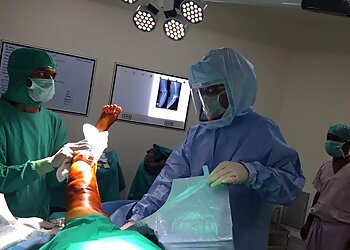 Dr. Arun Gupta, MBBS, MS