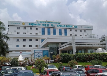 Dr. Arun L Naik, MBBS, MS, M.Ch