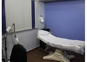 Dr. Ashish Davalbhakta, MBBS, MS, M.Ch, FRCS - ADVANCED AESTHETICS | AESTHETICS MEDISPA