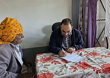 Dr. Ashish Dubey MCh - NEUROSPINE SURGEON