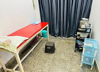 Dr. Ashish Srivastava, MBBS, MD - ORTHO AND NEURO PAIN CLINIC