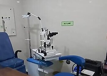 Dr. Ashok Gupta, MBBS, MS - DRISHTI EYE HOSPITAL