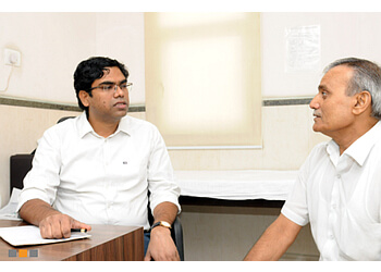 Dr. Ashwani Kumar Uttam, MBBS, MD, DM - The Green Neurology Clinic