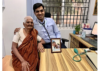 Dr. V. Ashwin Karuppan, MBBS, MD