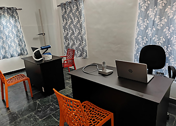 Dr. Athul Thulasi, MBBS, DNB, DAA, DM