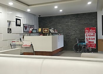 Dr. Atul Abhyankar, MD, DM, FACC, FSCAI, FAPSIC, FCSI, FISE - HEART FIRST HOSPITAL