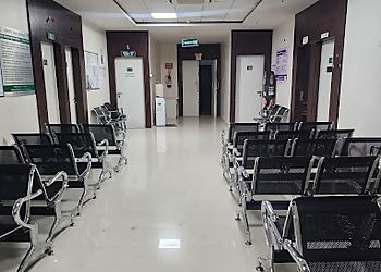 Dr. Avinash Phadnis, MBBS, MD - ONP LEELA HOSPITAL