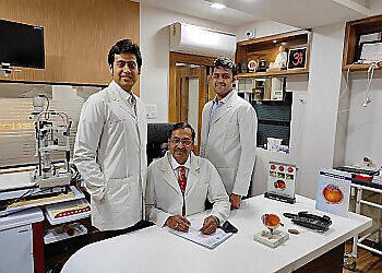 Dr. Bharat Jain, MBBS, MS - SAURABH EYE HOSPITAL