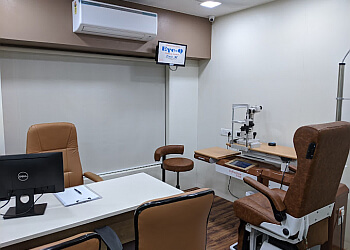 Dr. Bhushan Ghodke, MBBS, MS (Ophth), DNB, FCRS, FICO, MRCSEd (Ophth) - IKSHA EYE CARE