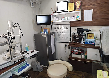 Dr. Birendra Jha, MS, FPOS - INDORE INDIA EYE CARE