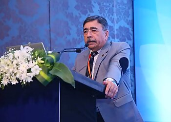 Dr. Brij Mohan Makkar, MD, FIAMS, FICP, FRSSDI, FRCP - DR MAKKAR'S DIABETES AND OBESITY CENTRE