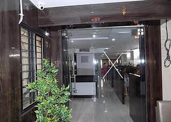 Dr. Daksha Mandhaniya, MBBS, MD